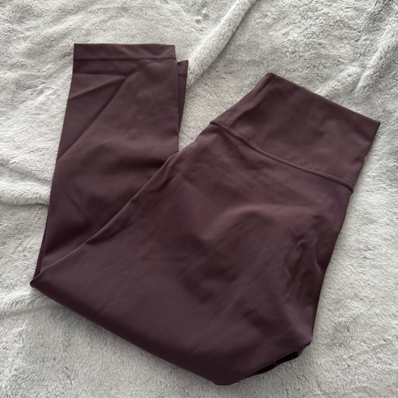 Lululemon size 8 Dark Purple Leggings - Picture 1 of 7